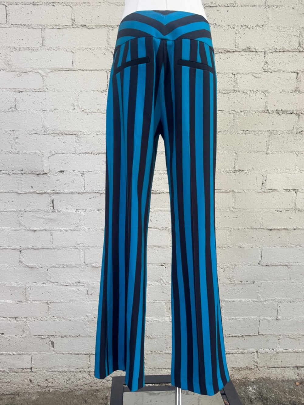 Alice + Olivia Olivia Fit-and-Flare Bootcut Pants Positano Stripe Size 6 - Picture 7 of 16